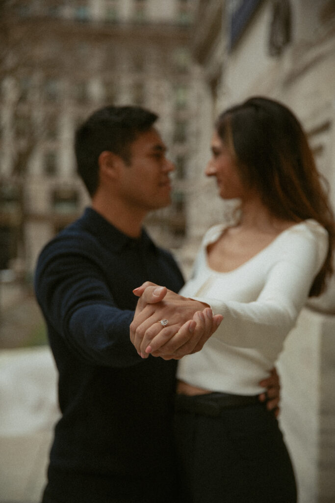 Rainy Day Engagement Session at the New York Public Library NYPL by Kara McCurdy Photography