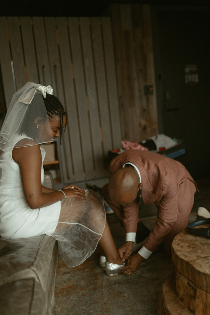 rainy elopement in new york city