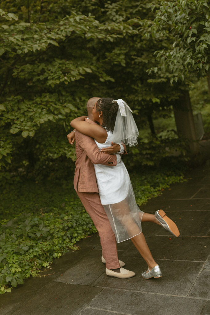 rainy elopement in new york city